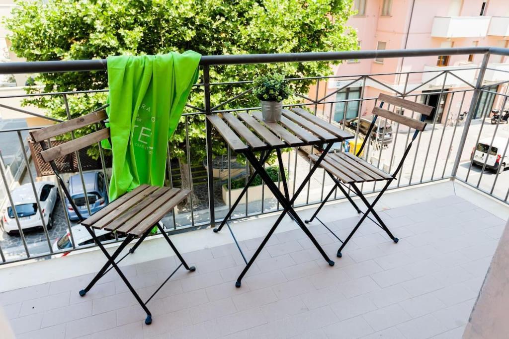 Beach House Fronte Mare Viserba Rimini Exterior foto