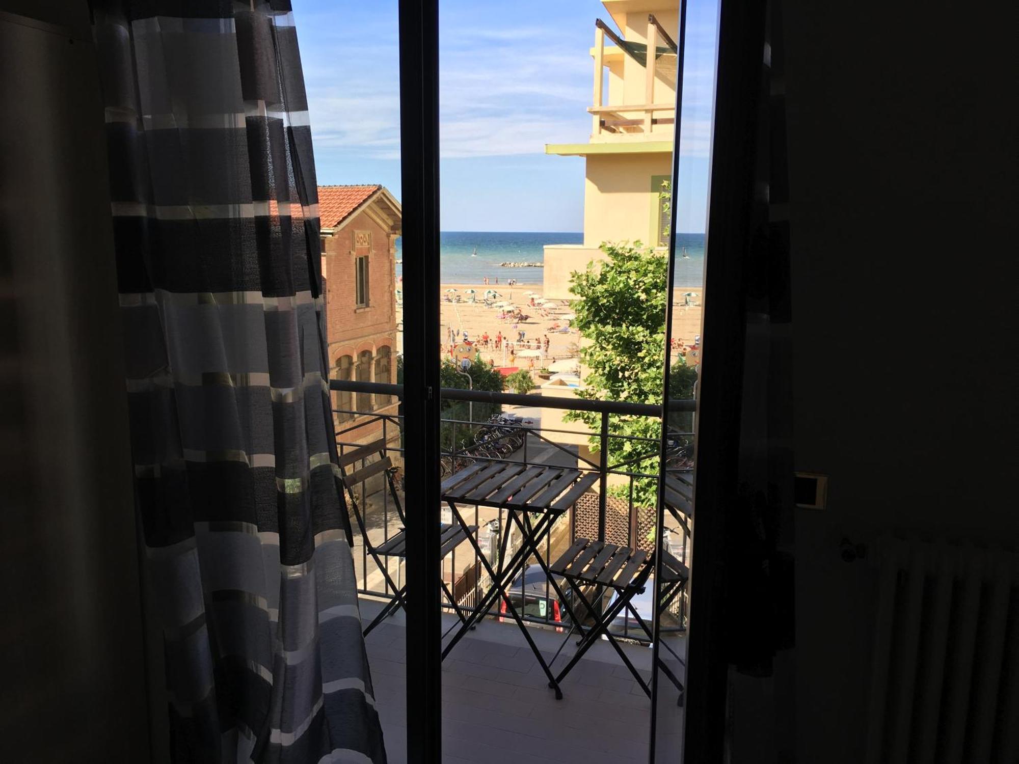 Beach House Fronte Mare Viserba Rimini Exterior foto
