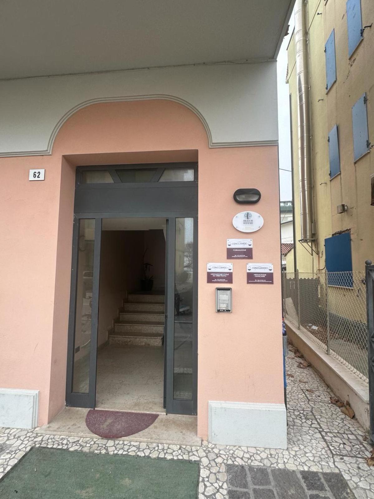 Beach House Fronte Mare Viserba Rimini Exterior foto