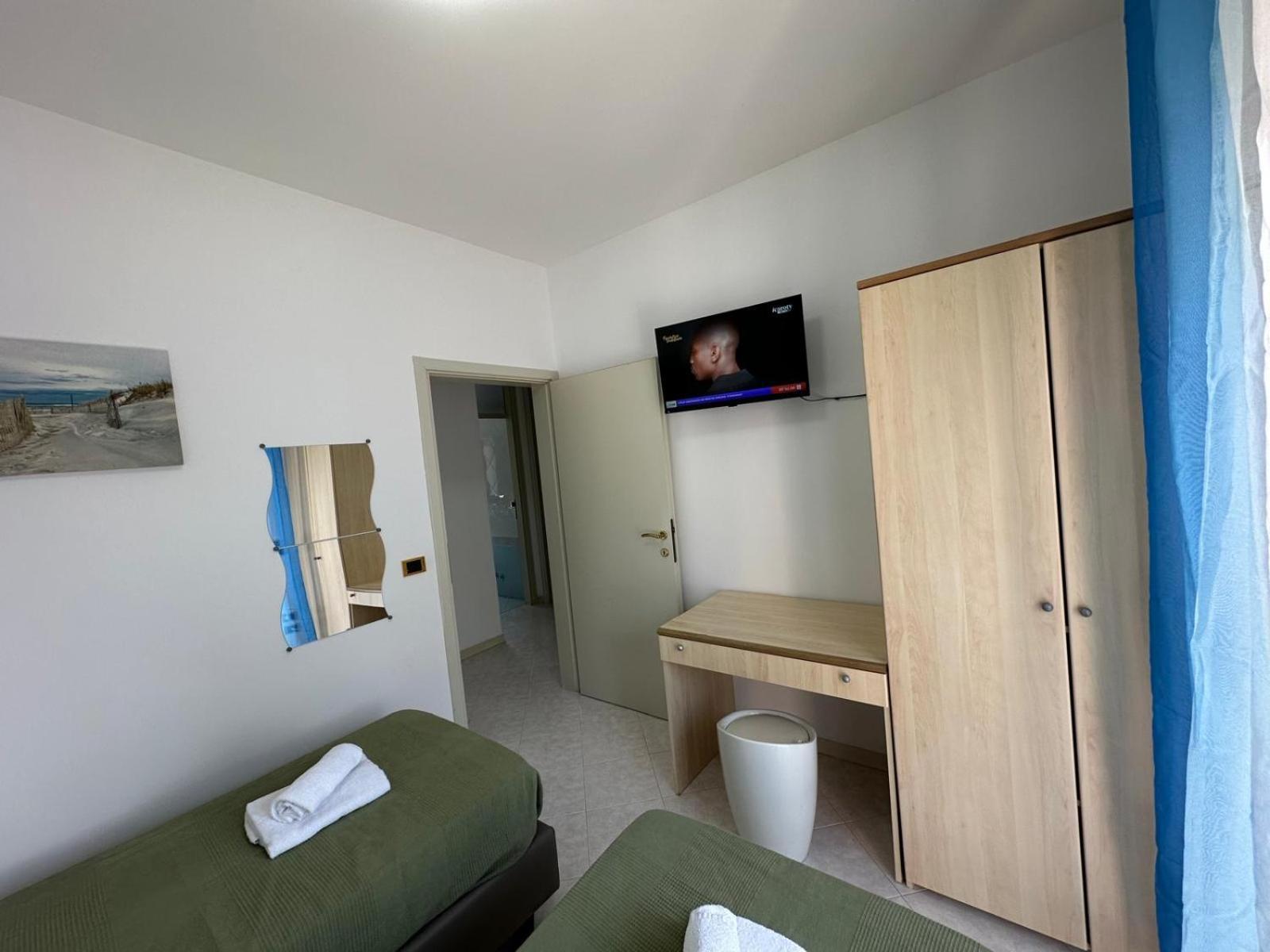 Beach House Fronte Mare Viserba Rimini Exterior foto